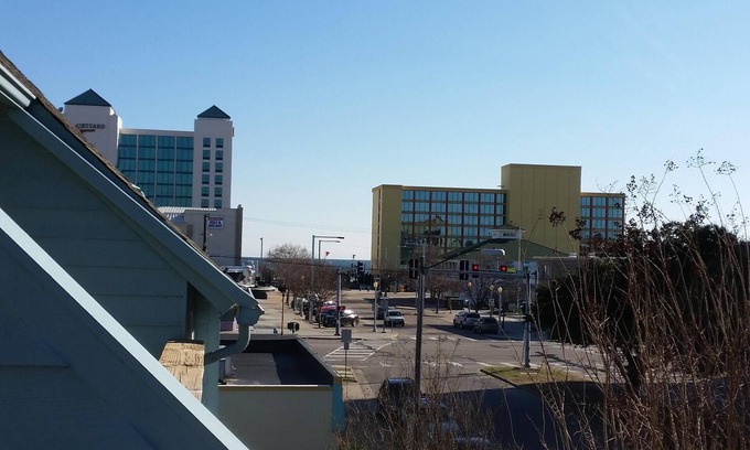 Northeast Virginia Beach Copropriété | Courte promenade à la plage. Grand quartier de la ville!