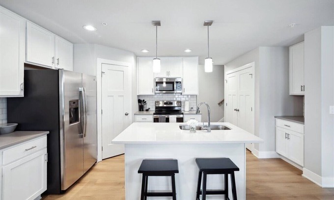 Norwalk Maison | Shortstop and Stay….and make yourself at home!