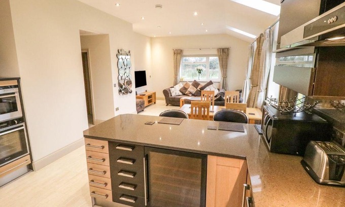 Blackburn Maison | Shreyas Cottage