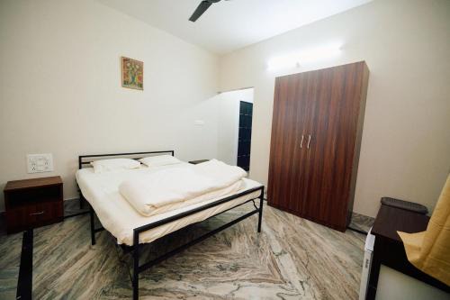 Krishnanagar Maison | Shri Krishna Sharanam Guest House