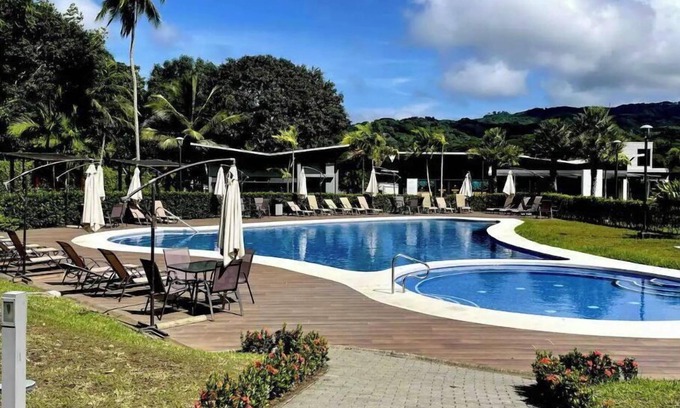 Herradura Maison | Si Es Vida Beach House