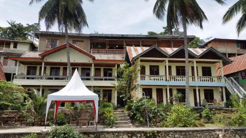 Tuk Tuk Maison | Sibayak Guesthouse