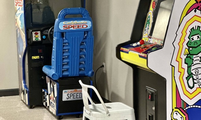 Sheridan Maison | Sidelines @ Grand Park Game Room Basketball Court Sleeps 13+