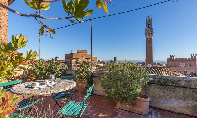 Siena City Centre Appartement | Sienne: demeure de prestige avec ascenseur, terrasse sur le toit et terrasse panoramique