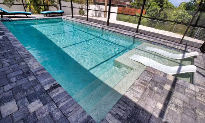 Gulf Gate Estates Maison | Siesta Key Paradise-Pool Oasis
