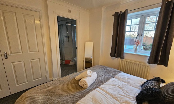 Swindon Maison | Sigerson House Long Stay Discounts Free Parking