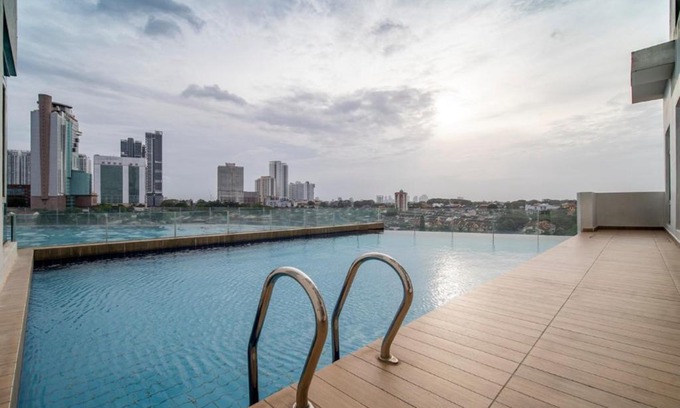 Taman Century Appartement | Signature Private Pool 16pax KSL Midvalley