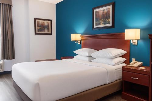 Hamilton Hôtel | Signature Stay Inn & Suites - Downtown Hamilton