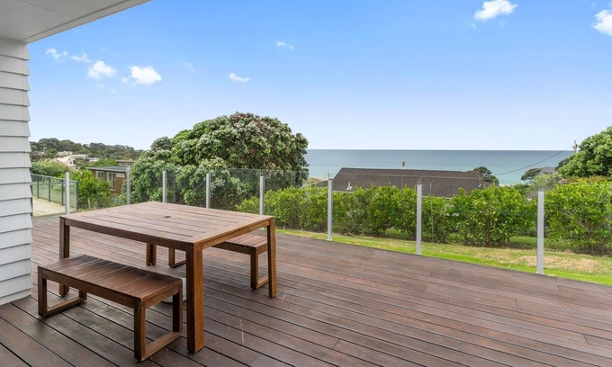 Langs Beach Maison | Silver Seas - Modern, sunny holiday home with sea views and self-contained studio