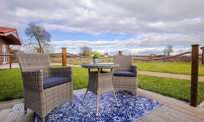 Snarestone Cabine | Silver Stag Properties, 1 BR Slate Lodge