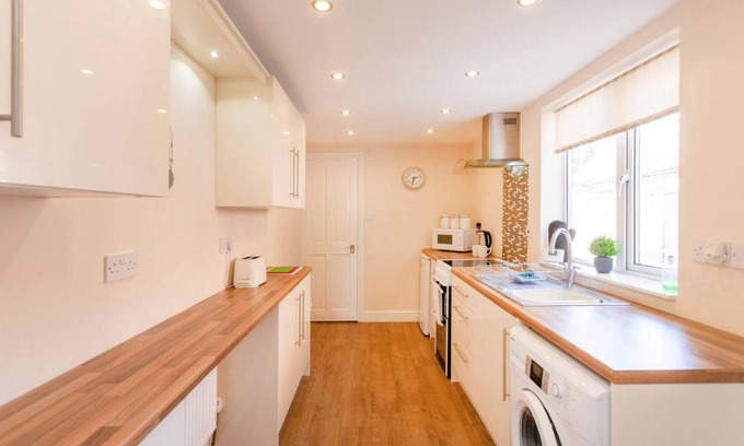 Ibstock Maison | Silver Stag Properties, Charming 2 BR House