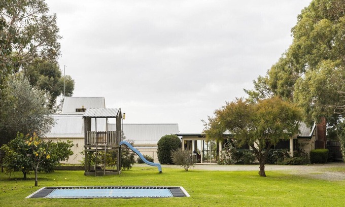 Tenby Point Maison | Silverstone Escape - Private Beachfront Retreat & Pet friendly
