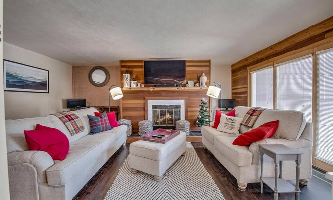 Wildernest Copropriété | Silverthorne Condo with Mtn views, Pool & Hot tub