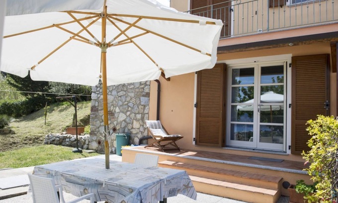 Portoferraio Appartement | Silvia Loft on Hill between Green & White Coast