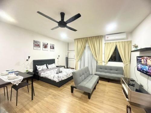 Seri Kembangan Appartement | Simfoni - Big Balcony, Self Check In, Free Netflix, 200mbps Wifi, Parking at level 1