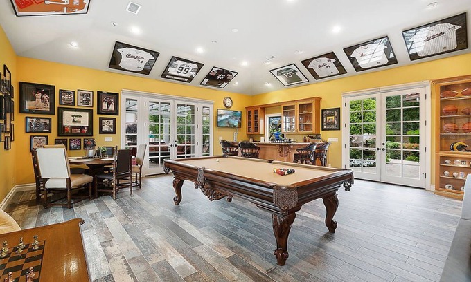 Simi Valley Maison | Simi Valley - Memorabilia Guest Retreat