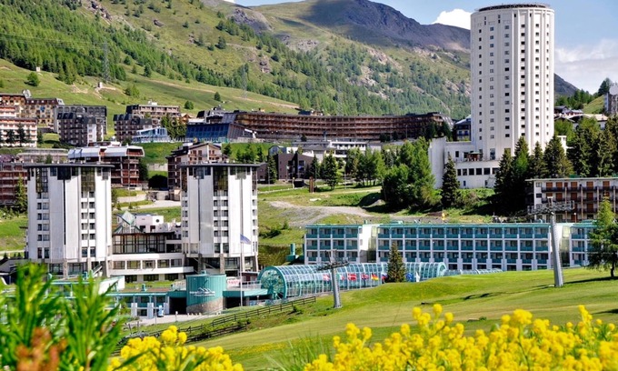 Sestriere Appartement | Simona Luxury Apartment few steps from sk