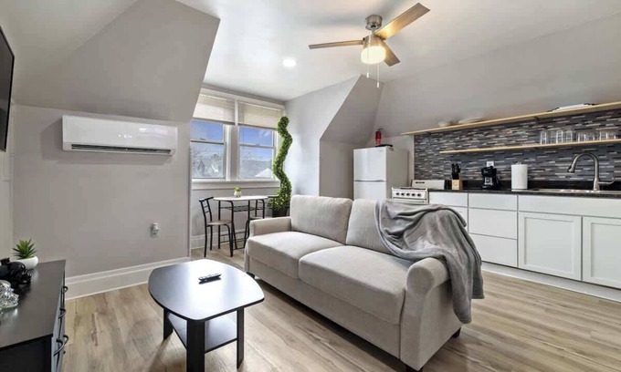 Pittsburgh Appartement | Simple and Clean One Bedroom Apt in Highland Park