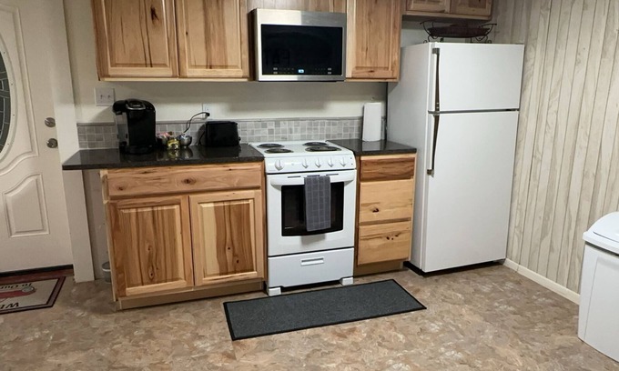 Lexington Maison | Simple & spacious 1-bedroom basement living in Lexington. Close to W&L and VMI