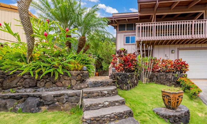 Hawaii Kai Appartement | Simple studio with lanai, standing desk, WiFi & great location near beaches