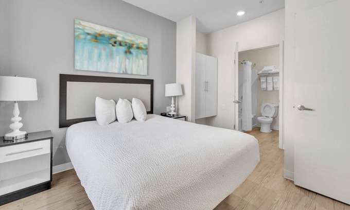 Far North Central Appartement | Simplicity At the Rim 1101 I Comfy 2 Bed 2 Bath