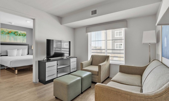 Far North Central Appartement | Simplicity At the Rim 1201 I Comfy 2 Bed 2 Bath