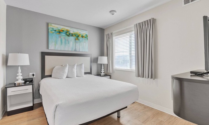 Far North Central Appartement | Simplicity At the Rim 1216 I Comfy 2 Bed 2 Bath