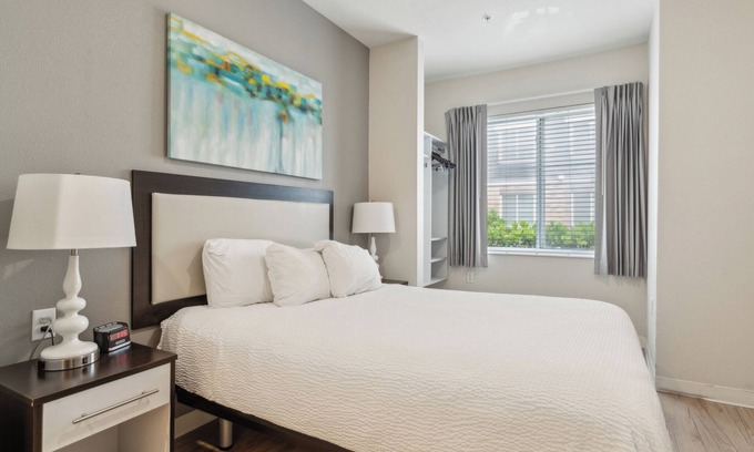 Far North Central Appartement | Simplicity At the Rim 1117 I Spacious 1 Bed 1 Bth