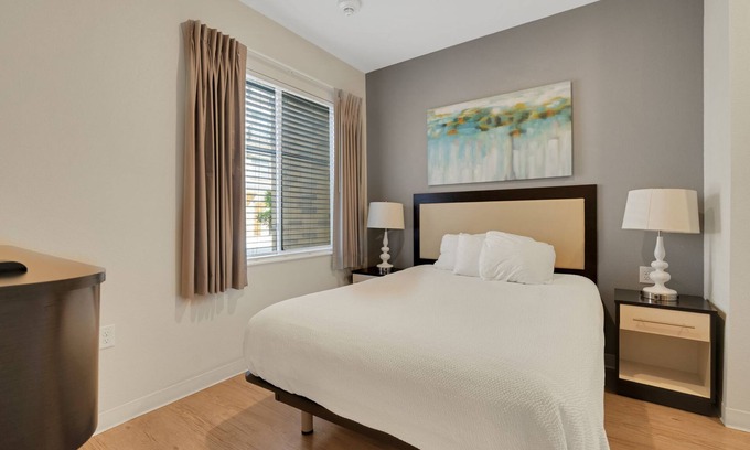 Far North Central Appartement | Simplicity At the Rim 1107 I Spacious 1 Bed 1 Bth