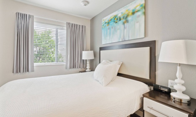 Far North Central Appartement | Simplicity At the Rim 1219 I Spacious 1 Bed 1 Bth