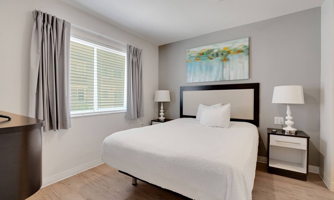 Far North Central Appartement | Simplicity At the Rim 1311 I Spacious 1 Bed 1 Bth