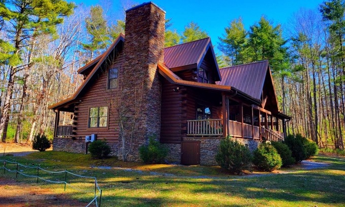 Pipestem Cabine | Simply Southern Cabin book your Spring Adventures now!