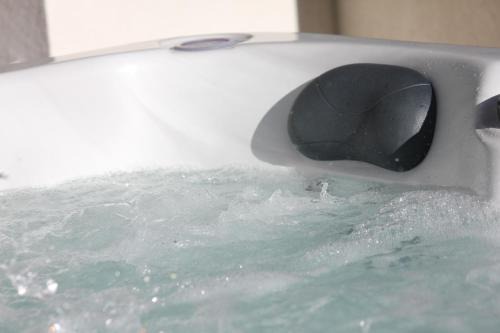 Champigneulles Appartement | Sinalospa - Cosalà appartemement Sauna Jacuzzi Grande terrasse à 5 minutes de Nancy Place Stanislas