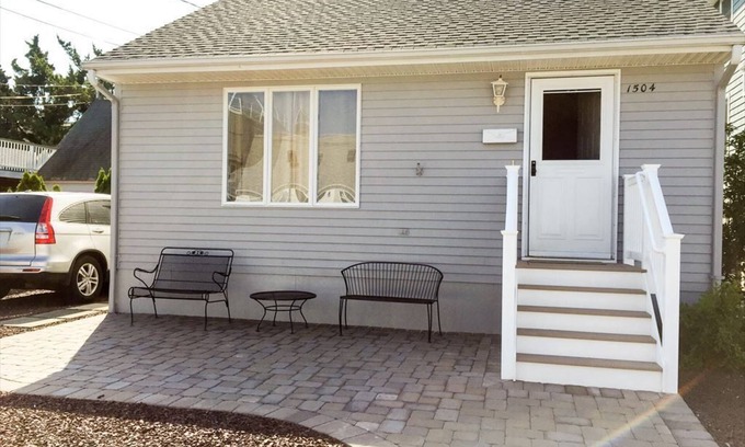 Surf City Maison | Single family Beach House Close to Kiddie Beach & Ocean
