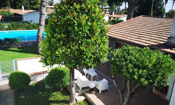 Laura Villa | Maison individuelle dans un parc privé à 250 m de la mer avec piscine commune
