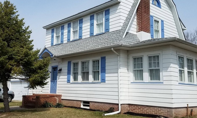 Marmora Maison | Single Family Large yard!
