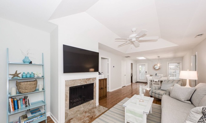 Seabrook Island Maison | Single Family Renovated Summerwind backs to golf course Amenity card incl.
