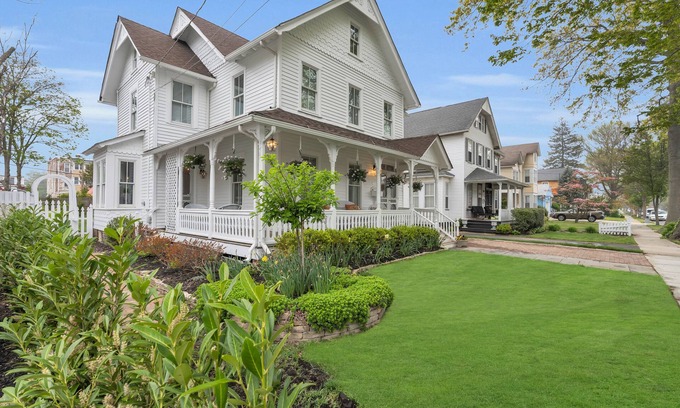 Manasquan Maison | Single Family Shore Home Located in the Heart of Downtown Manasquan