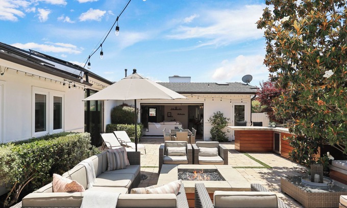 Corona del Mar Maison | Single level private home with spa, great outdoor space and close to CdM beaches