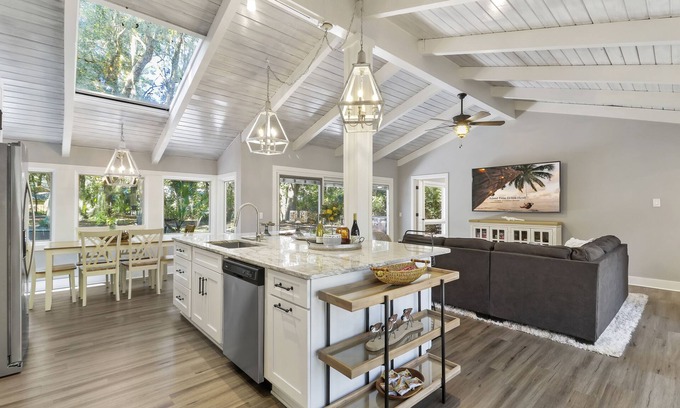 Heritage Woods Maison | Single level Sea Pines home with a hot tub, just a short walk to the beach!