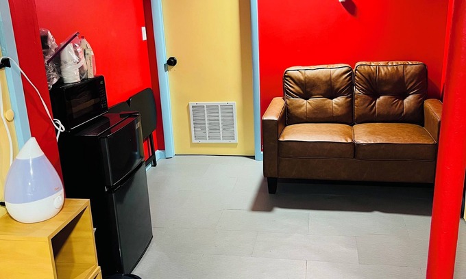 Irvington Maison | Single Room and Bathroom with its own private entrance