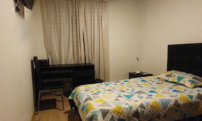 Chapinero Lit Et Petit-Déjeuner | Single room in Chapinero, does not include food. Near everything.