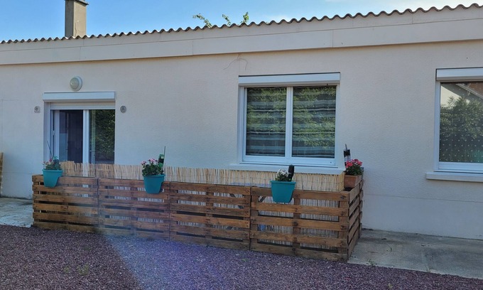 Saint-Fromond Appartement | SINGLE-STOREY APARTMENT WITH TERRACE