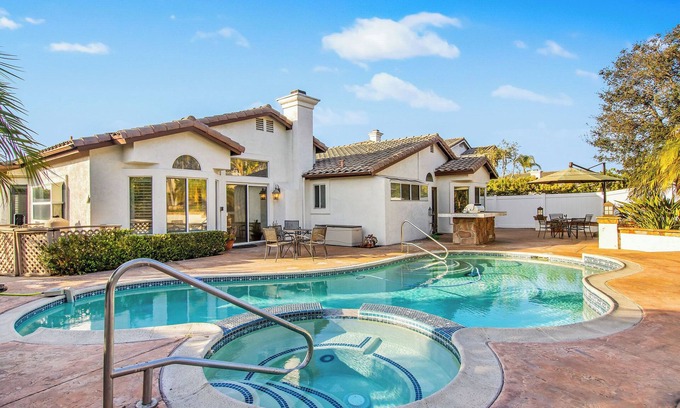 Ivey Ranch - Rancho Del Oro Maison | Single Story Home with pool/spa and just 10 minutes to the Beach!