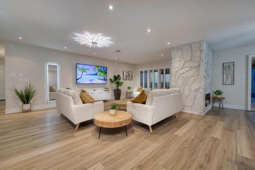 Charleston Preservation Maison | Single Story minutes from Summerlin with RV Parking & Dog Friendly