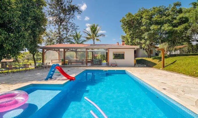Braganca Paulista Maison | Sitio Fácil Acesso com Stand up Paddle e Parquinho com Cama Elástica
