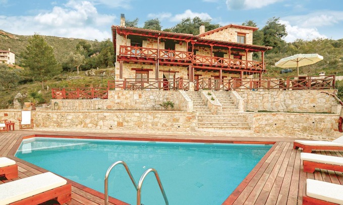 Paralia Porovitsis Maison | 4 chambres hébergement à Ano Platanos Akrata