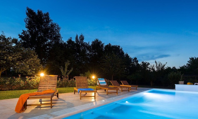 Heki Cabine | Charmante Villa à Heki avec piscine