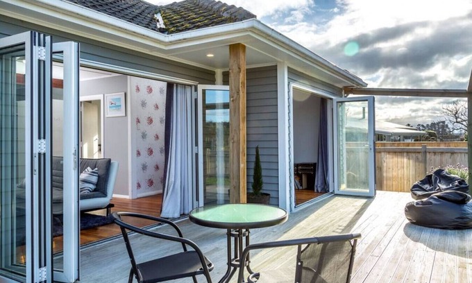 Martinborough Maison | Six on New York, Martinborough