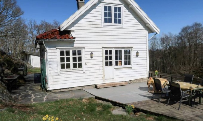 Austevoll Maison | Sjøhytta by Interhome